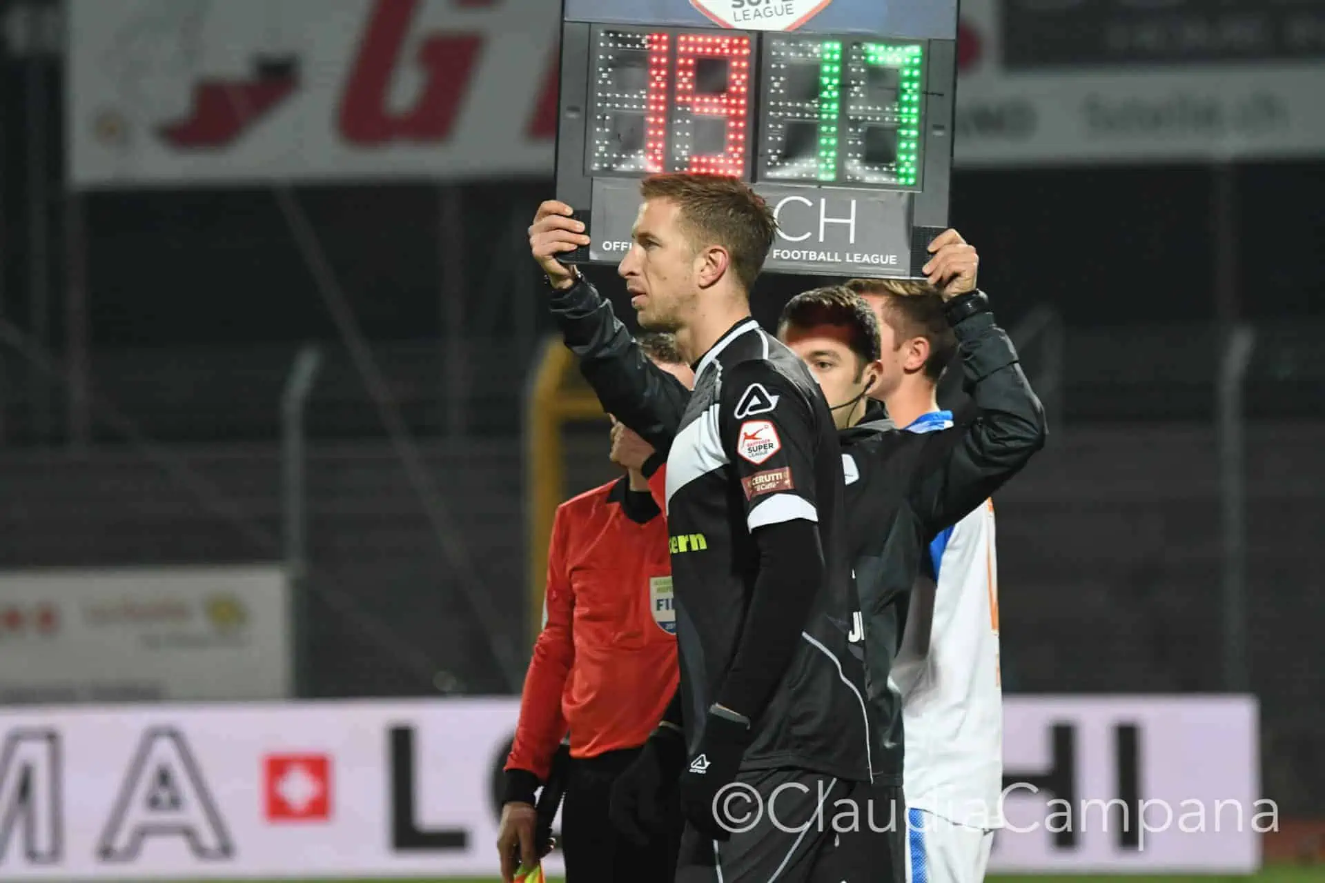 La vittoria contro le cavallette in fotografia 57