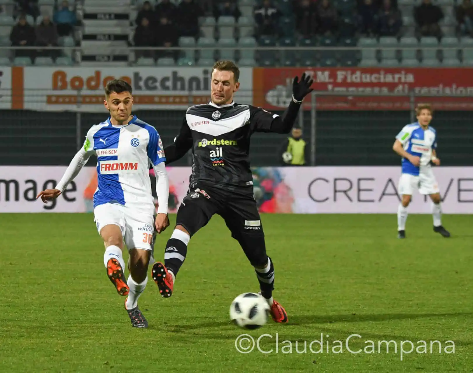 La vittoria contro le cavallette in fotografia 67