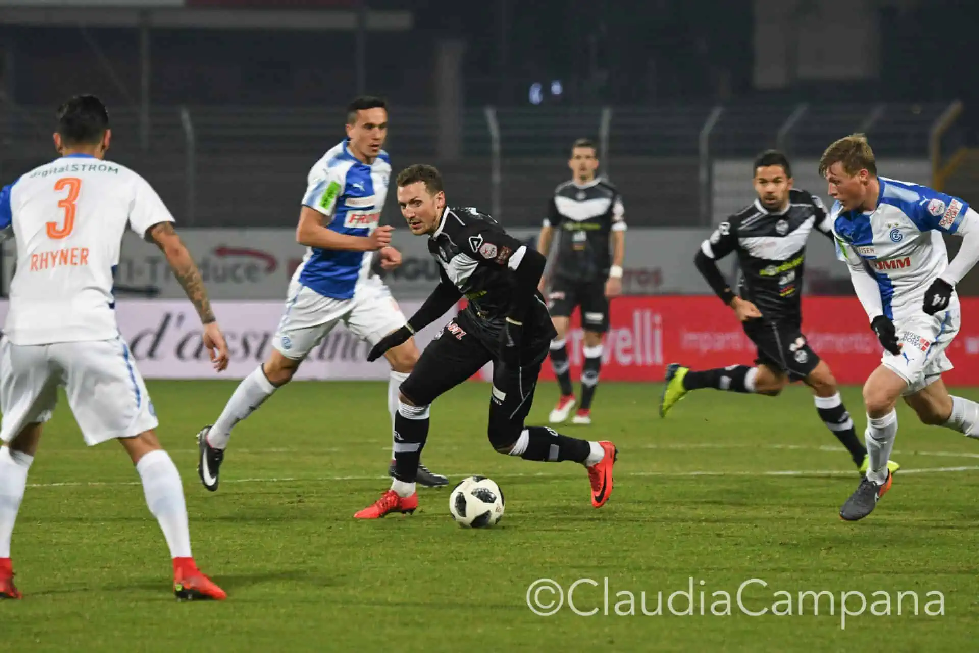 La vittoria contro le cavallette in fotografia 7