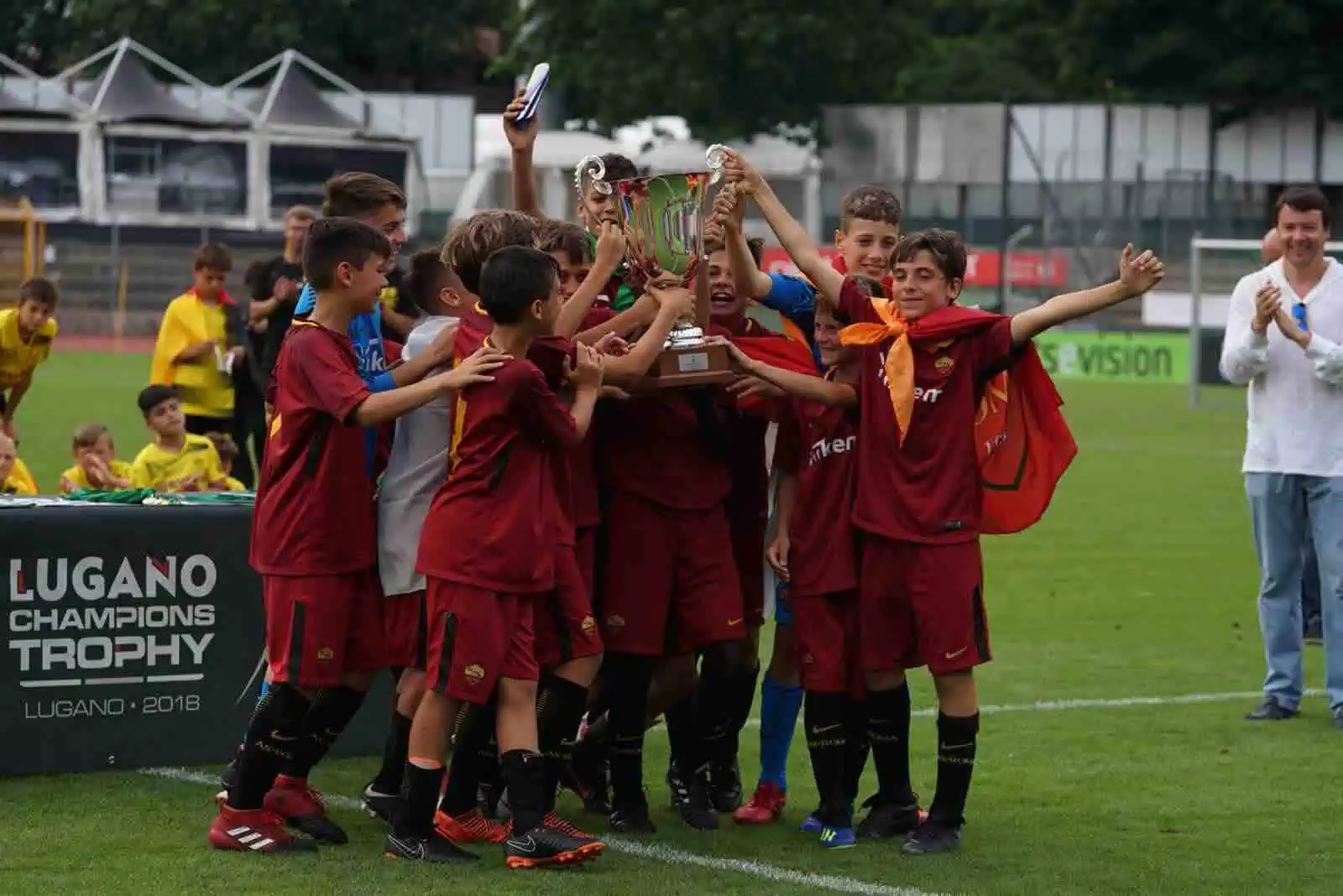 UNA GRANDISSIMA ROMA VINCE IL CHAMPIONS TROPHY 2018