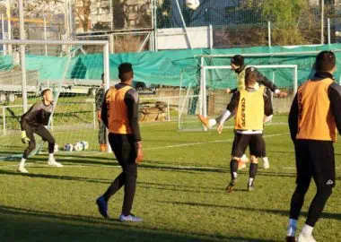 In campo per preparare l'ultima dell'andata