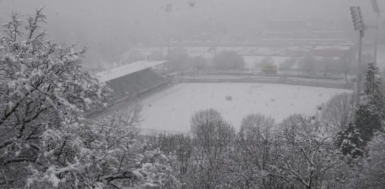 Stadio di Cornaredo con la neve