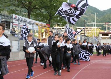 Il Settore giovanile al completo sulla pista di Cornaredo