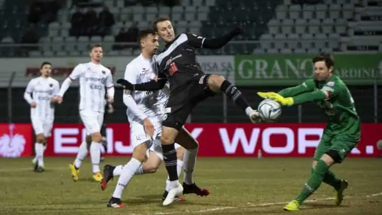 Lugano-Xamax 1-1 (1-1)