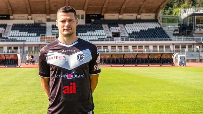 Marcis Ošs in bianconero