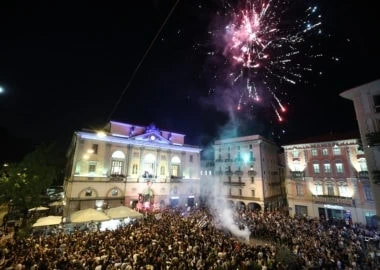 Calorosa accoglienza dei tifosi in piazza