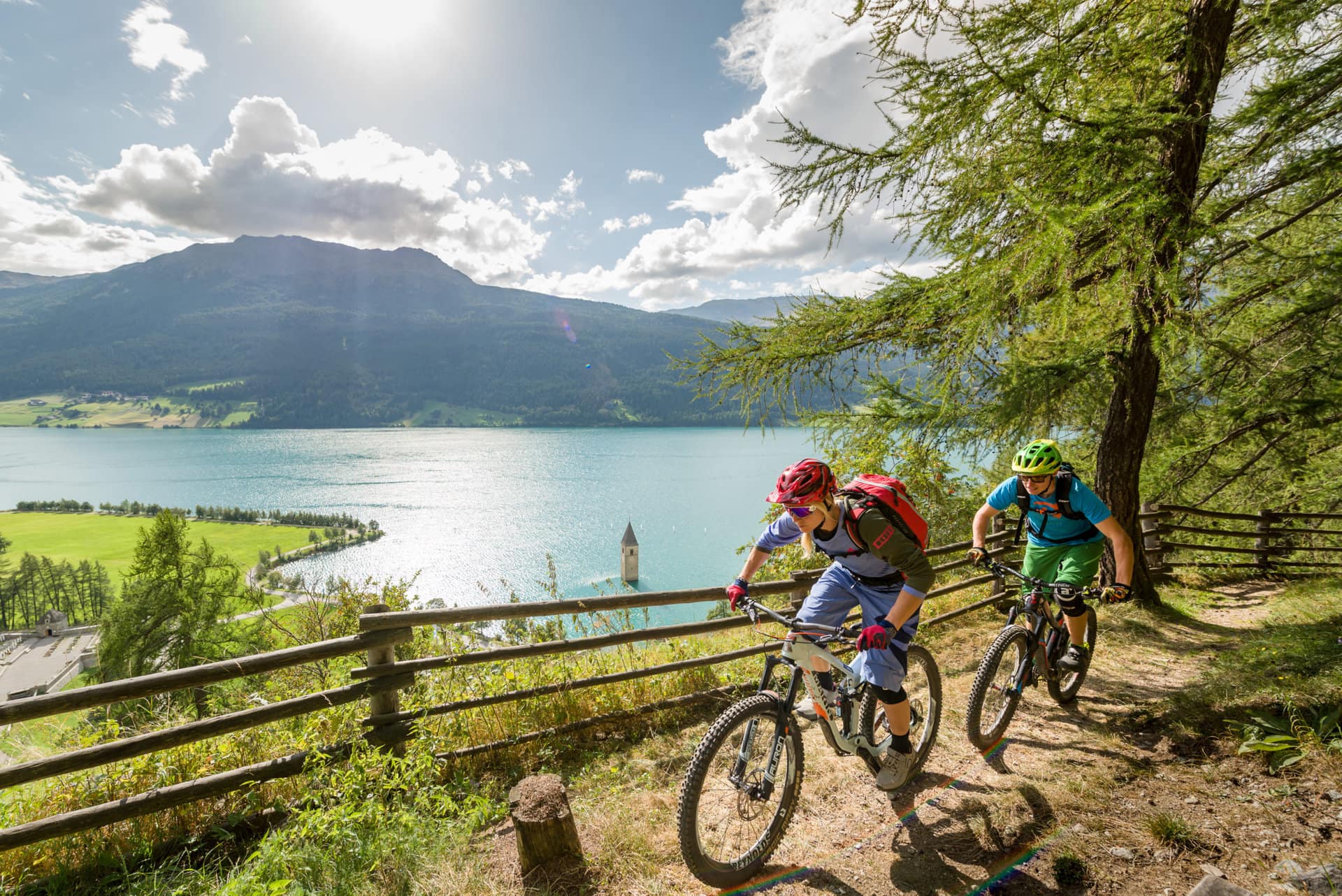 Reschensee con i suoi percorsi di Mountain Bike